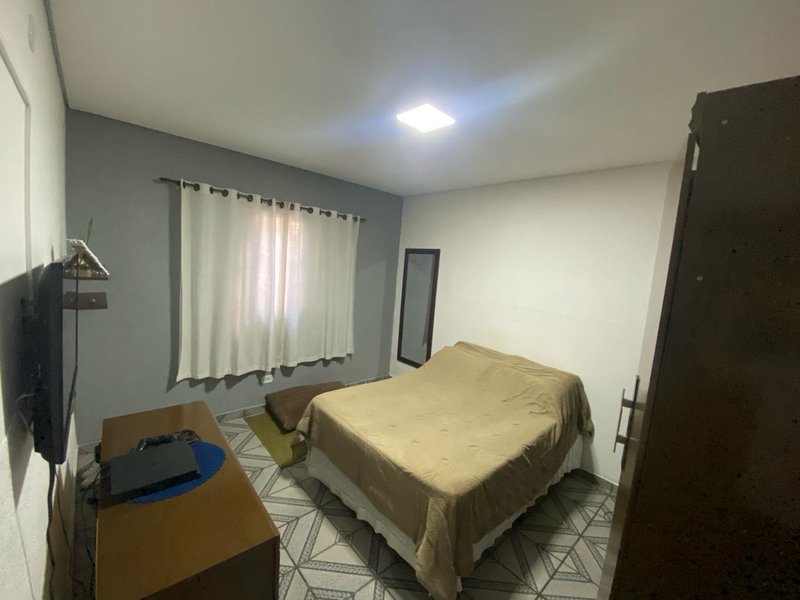 Casa Assobradada com Suíte e Salão de Festas no Residencial Rubi - Mogi das Cruzes - 
