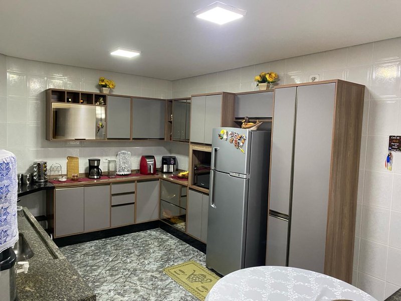 Casa Assobradada com Suíte e Salão de Festas no Residencial Rubi - Mogi das Cruzes - 