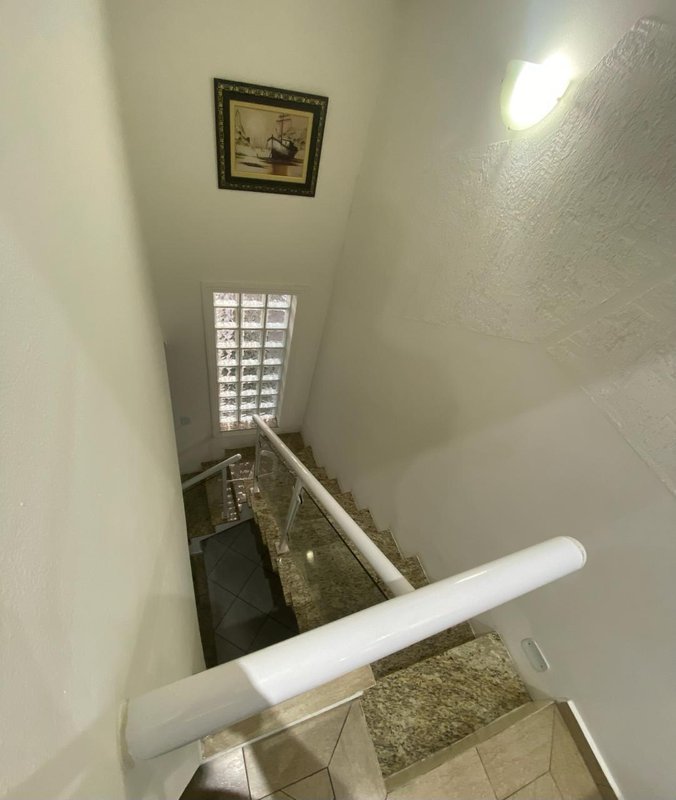 Casa Assobradada com Suíte e Salão de Festas no Residencial Rubi - Mogi das Cruzes - 