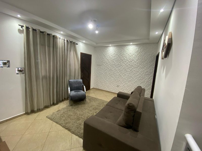 Casa Assobradada com Suíte e Salão de Festas no Residencial Rubi - Mogi das Cruzes - 
