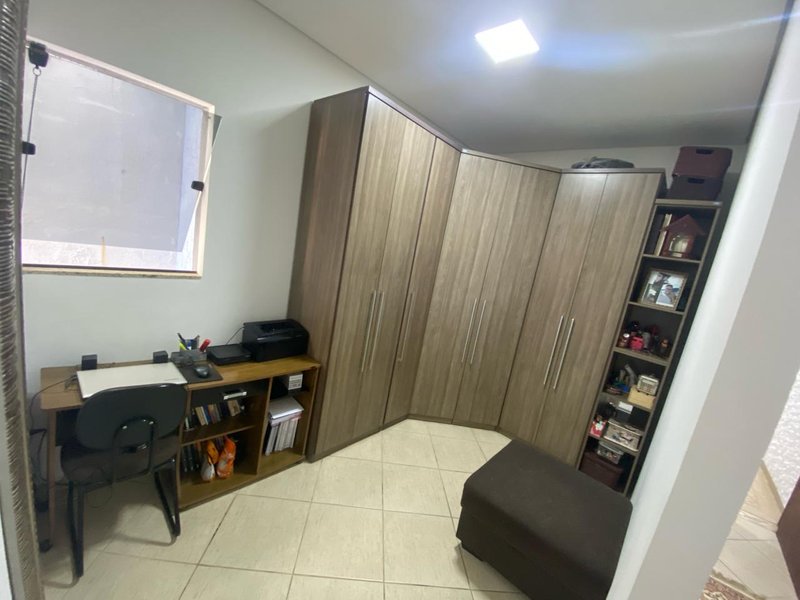 Casa Assobradada com Suíte e Salão de Festas no Residencial Rubi - Mogi das Cruzes - 