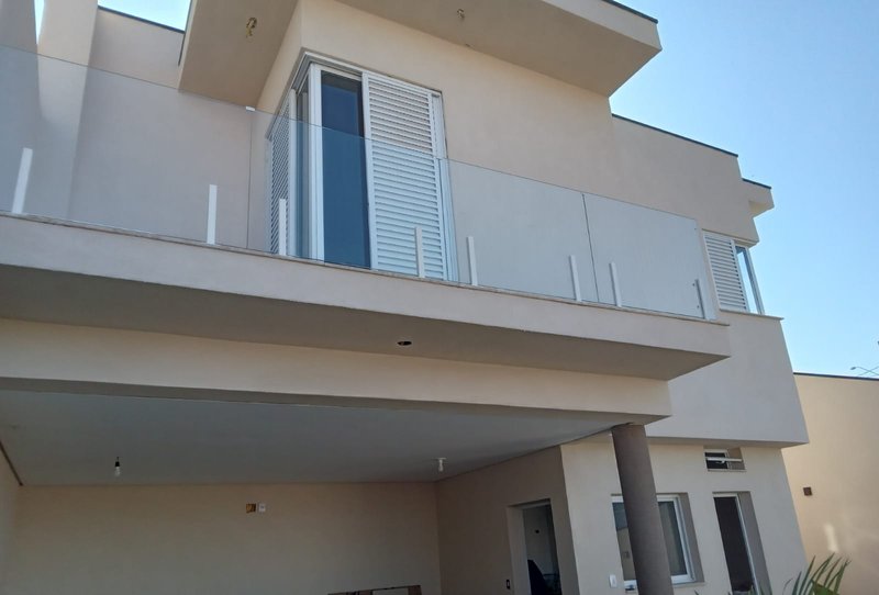 Casa Térrea com Piscina e 3 Dormitórios no Mosaico Essence - Mogi das Cruzes - 
