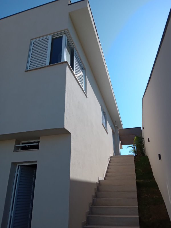 Casa Térrea com Piscina e 3 Dormitórios no Mosaico Essence - Mogi das Cruzes - 
