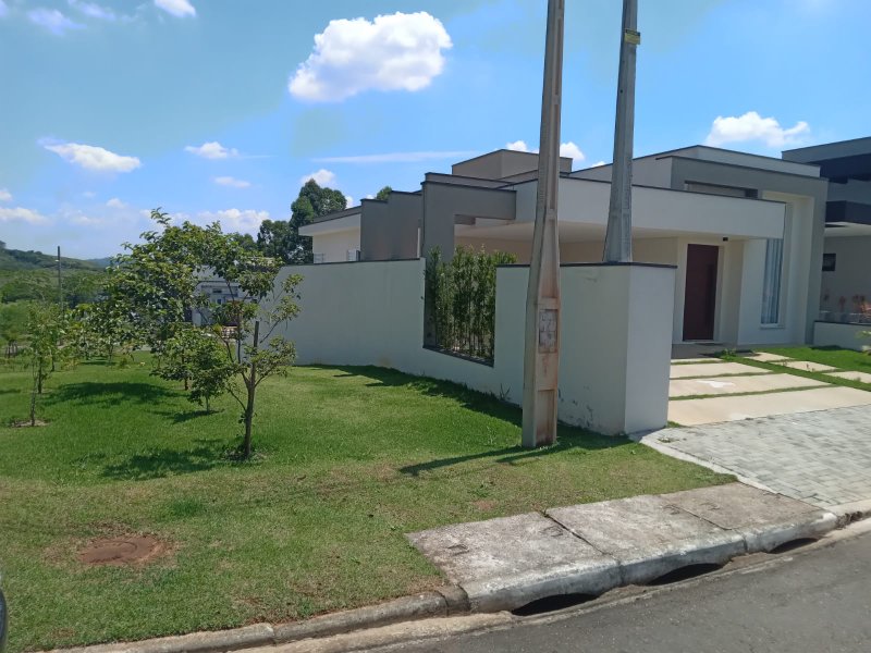 Casa Térrea com Piscina e 3 Dormitórios no Mosaico Essence - Mogi das Cruzes - 