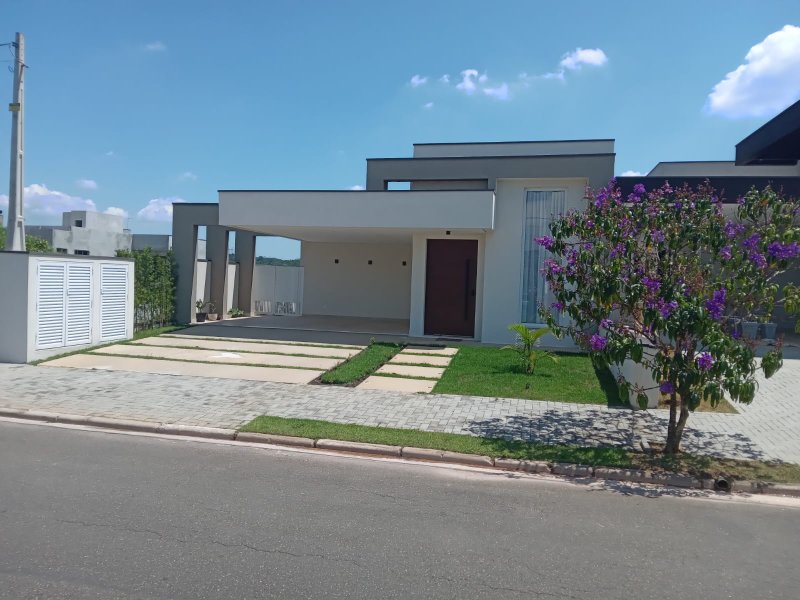 Casa Térrea com Piscina e 3 Dormitórios no Mosaico Essence - Mogi das Cruzes - 
