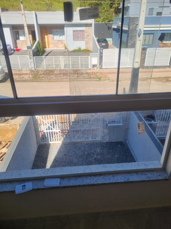 SOBRADO COM 2 SUÍTES  NA LIMEIRA  Brusque - 