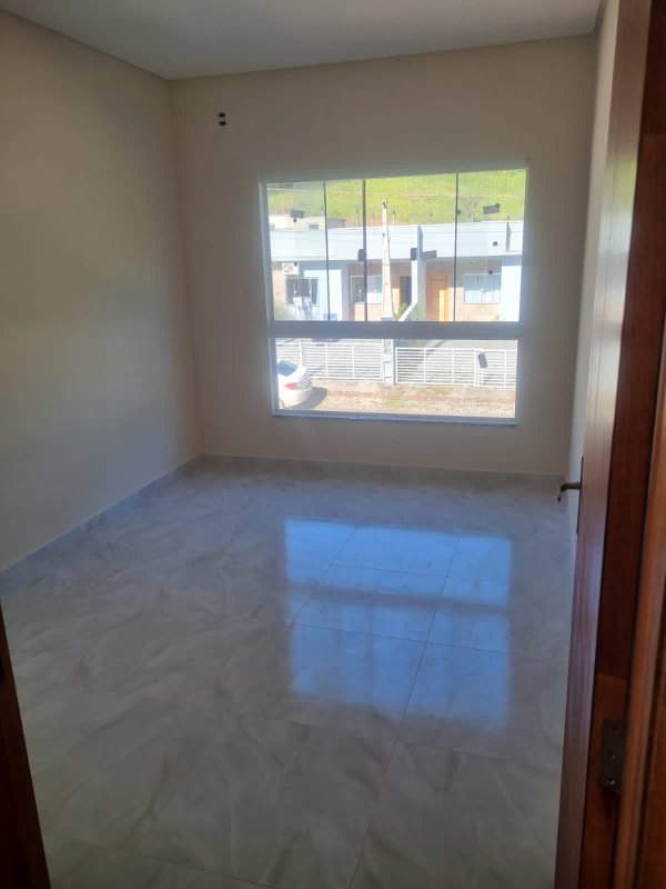 SOBRADO COM 2 SUÍTES  NA LIMEIRA  Brusque - 