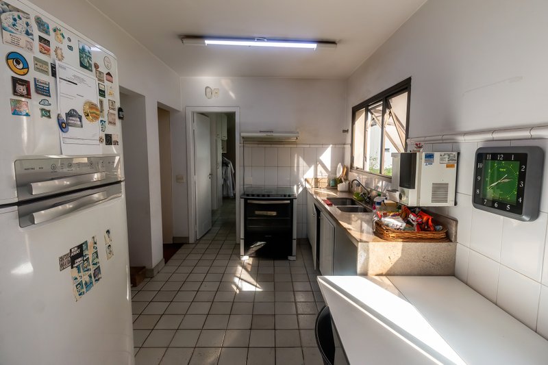 ALUGA-SE APARTAMENTO - 190M2 - 3 SUÍTES - ANDAR BAIXO - VAMOS VISITAR!! Rua Itacema São Paulo - 