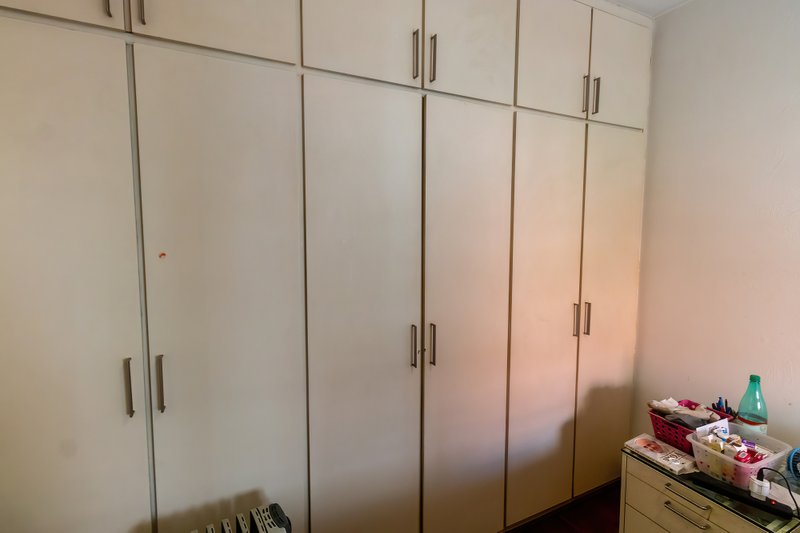 ALUGA-SE APARTAMENTO - 190M2 - 3 SUÍTES - ANDAR BAIXO - VAMOS VISITAR!! Rua Itacema São Paulo - 