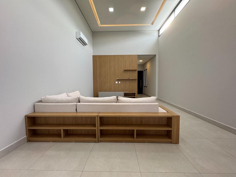 Casa Térrea de Luxo Semi-Mobiliada para Locação no Swiss Park - Campinas Rodovia Anhangüera Campinas - 