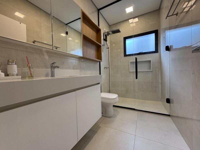 Casa Térrea de Luxo Semi-Mobiliada para Locação no Swiss Park - Campinas Rodovia Anhangüera Campinas - 