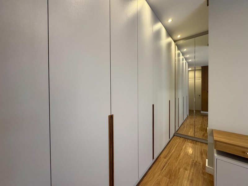 Casa Térrea de Luxo Semi-Mobiliada para Locação no Swiss Park - Campinas Rodovia Anhangüera Campinas - 