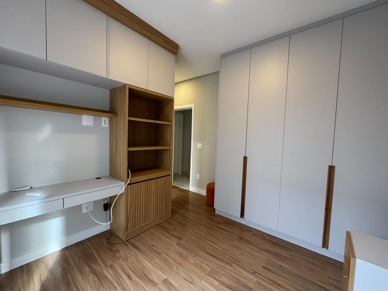 Casa Térrea de Luxo Semi-Mobiliada para Locação no Swiss Park - Campinas Rodovia Anhangüera Campinas - 