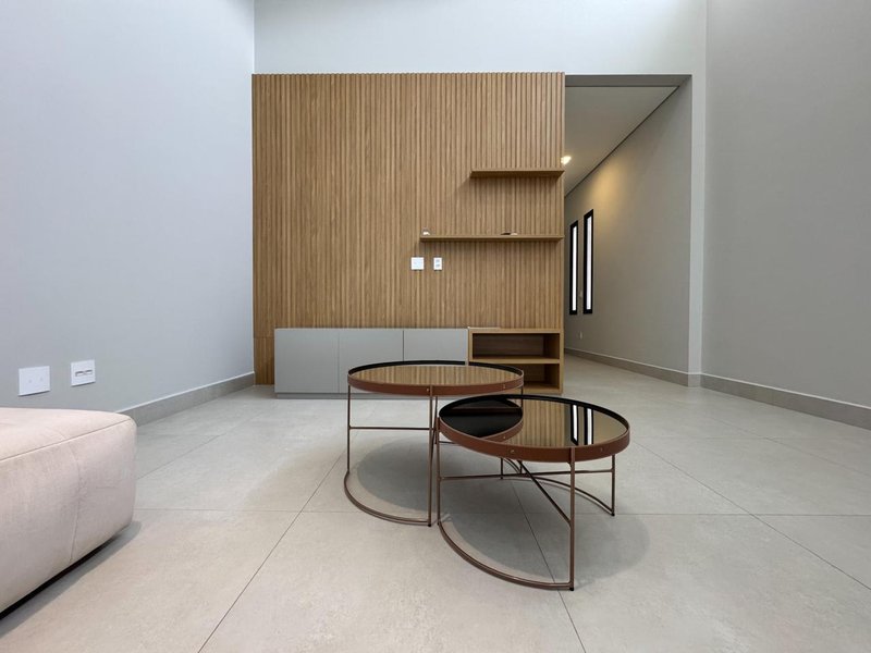 Casa Térrea de Luxo Semi-Mobiliada para Locação no Swiss Park - Campinas Rodovia Anhangüera Campinas - 