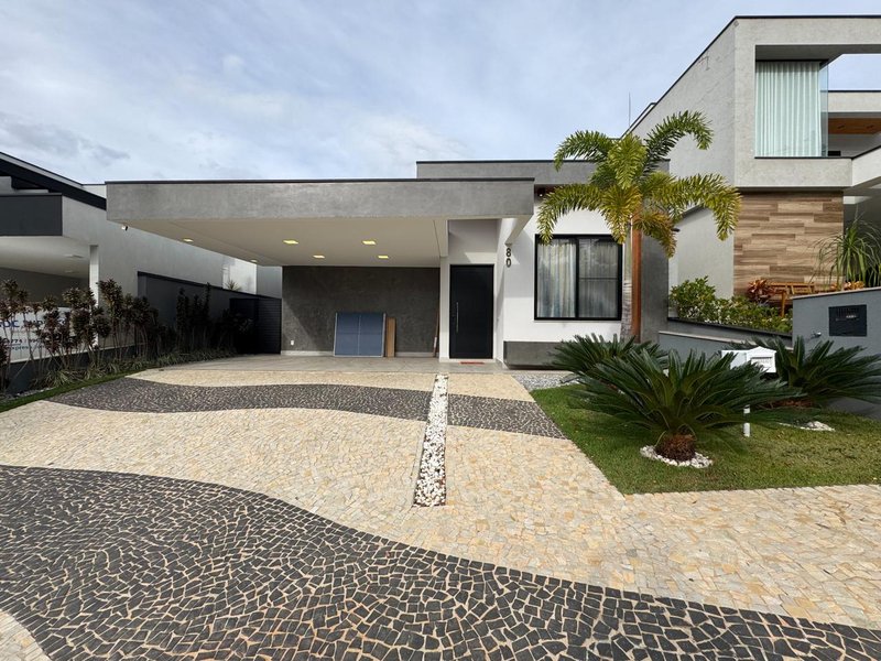 Casa Térrea de Luxo Semi-Mobiliada para Locação no Swiss Park - Campinas Rodovia Anhangüera Campinas - 