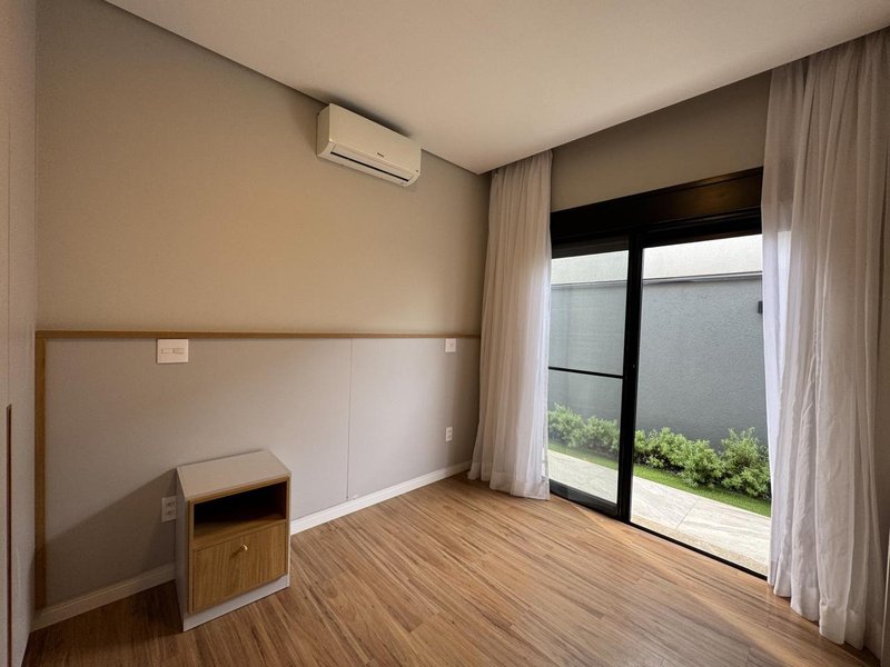 Casa Térrea de Luxo Semi-Mobiliada para Locação no Swiss Park - Campinas Rodovia Anhangüera Campinas - 