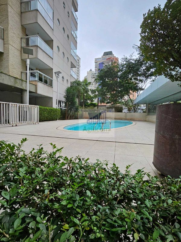 APARTAMENTO MOBILIADO PARA LOCAÇÃO EM VILA NOVA CONCEIÇÃO COM 2 SUÍTES E 3 VAGAS Rua Diogo Jácome São Paulo - 