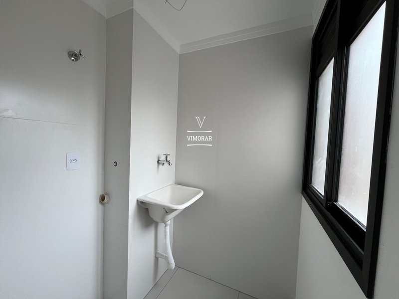 Apartamento 2 dormitórios + área de serviço - São Paulo - 