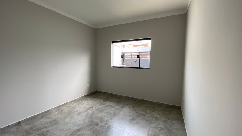 Casa térrea 2 dormitórios sendo 1 suíte + 2 vagas de garagem - Itaquaquecetuba - 