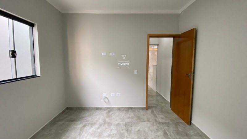 Casa térrea 2 dormitórios sendo 1 suíte + 2 vagas de garagem - Itaquaquecetuba - 
