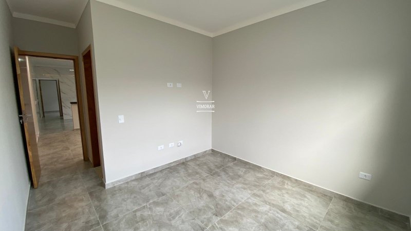 Casa térrea 2 dormitórios sendo 1 suíte + 2 vagas de garagem - Itaquaquecetuba - 