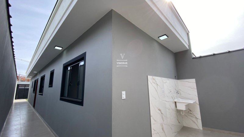 Casa térrea 2 dormitórios sendo 1 suíte + 2 vagas de garagem - Itaquaquecetuba - 
