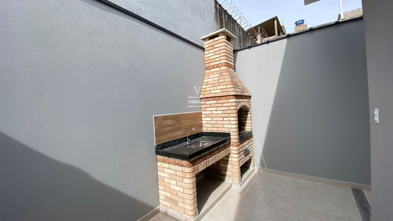 Casa térrea 2 dormitórios sendo 1 suíte + 2 vagas de garagem - Itaquaquecetuba - 