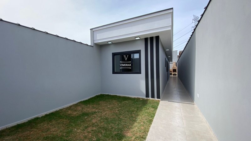 Casa térrea 2 dormitórios sendo 1 suíte + 2 vagas de garagem - Itaquaquecetuba - 