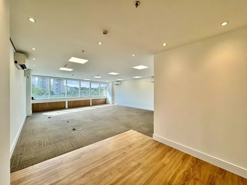 VENDE-SE CONJUNTO COMERCIAL 95M2 - BROOKLIN Avenida das Nações Unidas São Paulo - 