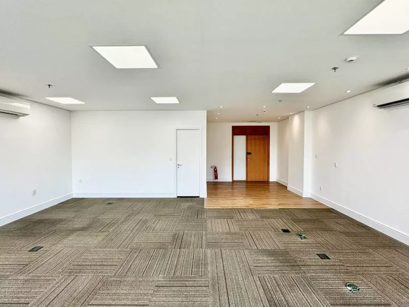 VENDE-SE CONJUNTO COMERCIAL 95M2 - BROOKLIN Avenida das Nações Unidas São Paulo - 