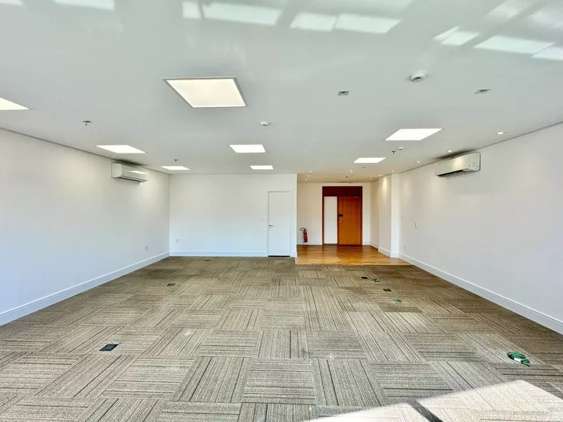 VENDE-SE CONJUNTO COMERCIAL 95M2 - BROOKLIN Avenida das Nações Unidas São Paulo - 