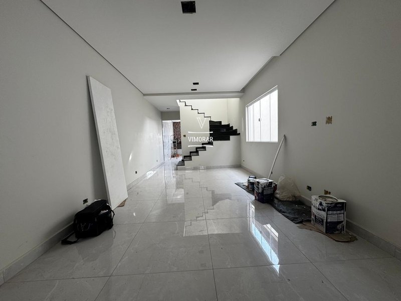 Sobrado 3 suítes + 4 vagas de garagem - Guarulhos - 