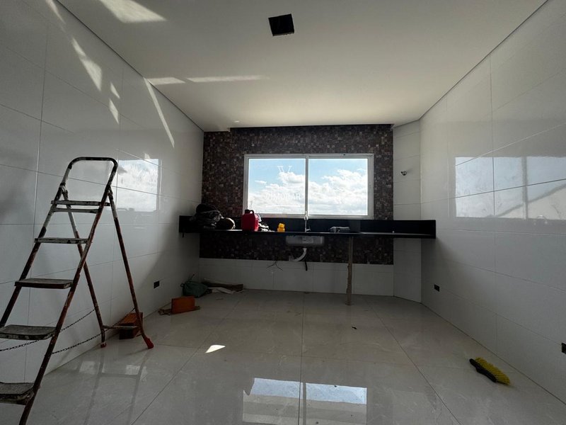 Sobrado 3 suítes + 4 vagas de garagem - Guarulhos - 