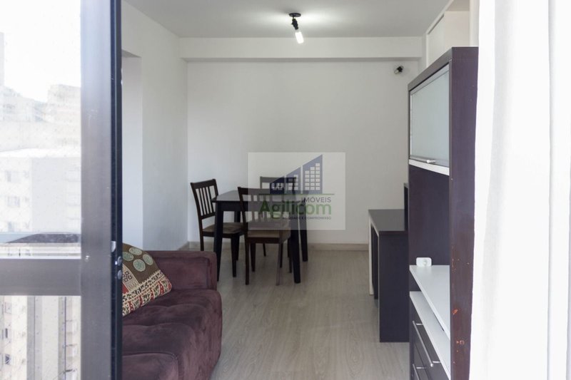 APARTAMENTO À VENDA E PARA LOCAÇÃO EM VILA OLÍMPIA, COM 1 DORMITÓRIO E 1 VAGA DE GARAGEM Rua das Fiandeiras São Paulo - 