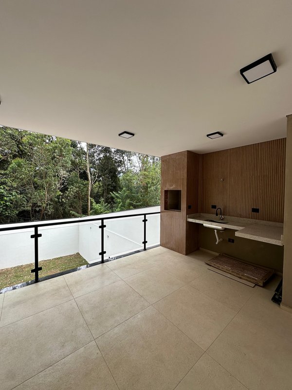 SOBRADO NO JARDIM EUROPA - Caieiras - 