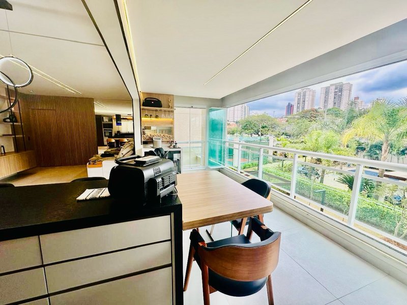 Apartamento de Luxo à Venda no Taquaral, Campinas Rua Doutor Mário Natividade Campinas - 
