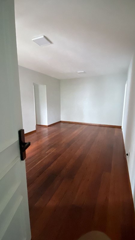 APARTAMENTO NASCENTE  TOTAL 3 QUARTOS SUÍTE VARANDA GARAGEM À VENDA NA GRAÇA! Rua Barão de Loreto Salvador - 