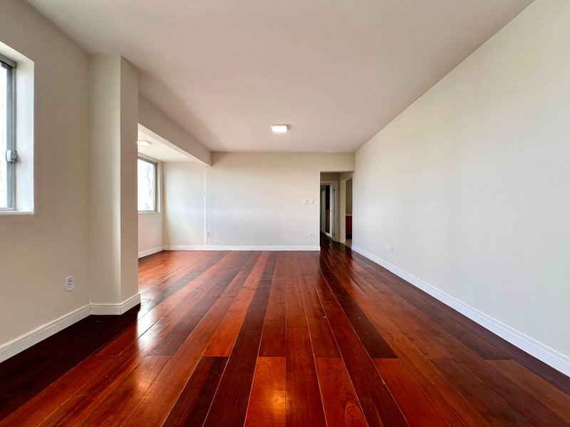 APARTAMENTO VISTA MAR 3 QUARTOS SUÍTE GARAGEM À VENDA EM ONDINA! Rua Ranulfo Oliveira Salvador - 