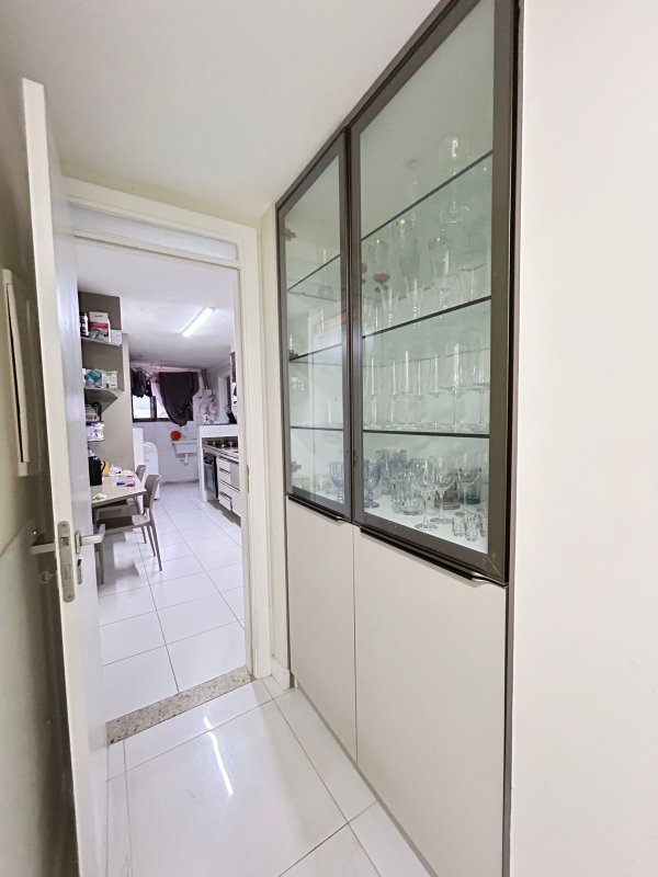 APARTAMENTO NASCENTE 3 SUÍTES, LAVABO, CLIMATIZADO 3 GARAGENS À VENDA NA BARRA! Rua José Pancetti Salvador - 