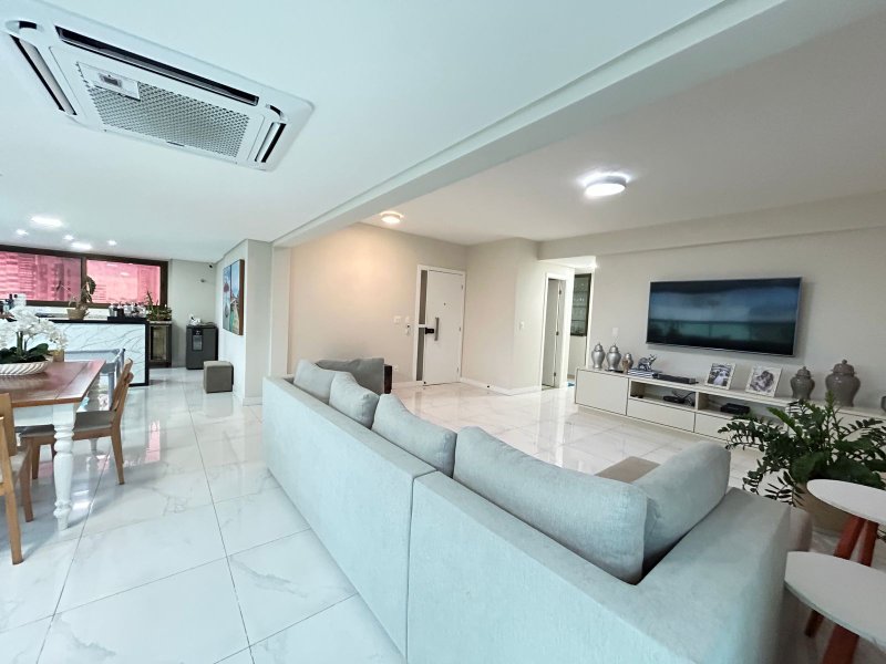 APARTAMENTO NASCENTE 3 SUÍTES, LAVABO, CLIMATIZADO 3 GARAGENS À VENDA NA BARRA! Rua José Pancetti Salvador - 