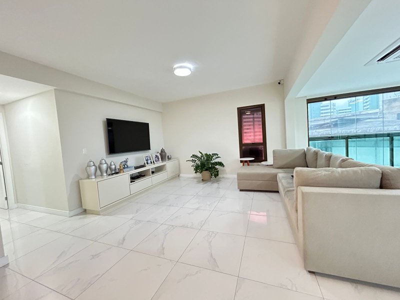 APARTAMENTO NASCENTE 3 SUÍTES, LAVABO, CLIMATIZADO 3 GARAGENS À VENDA NA BARRA! Rua José Pancetti Salvador - 