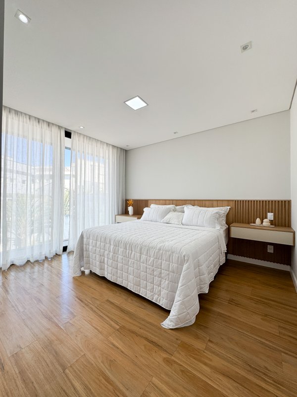 Belíssima casa à venda em condominio totalmente mobiliada Av Renova dos Santos Arujá - 
