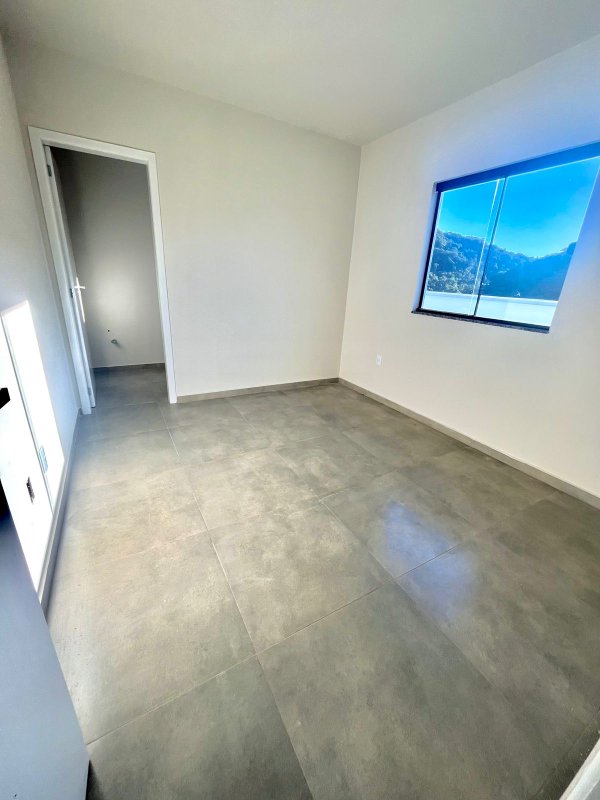 CASA COM 1 SUÍTE MAIS 1 DORMITÓRIO NA LIMEIRA - Brusque - 