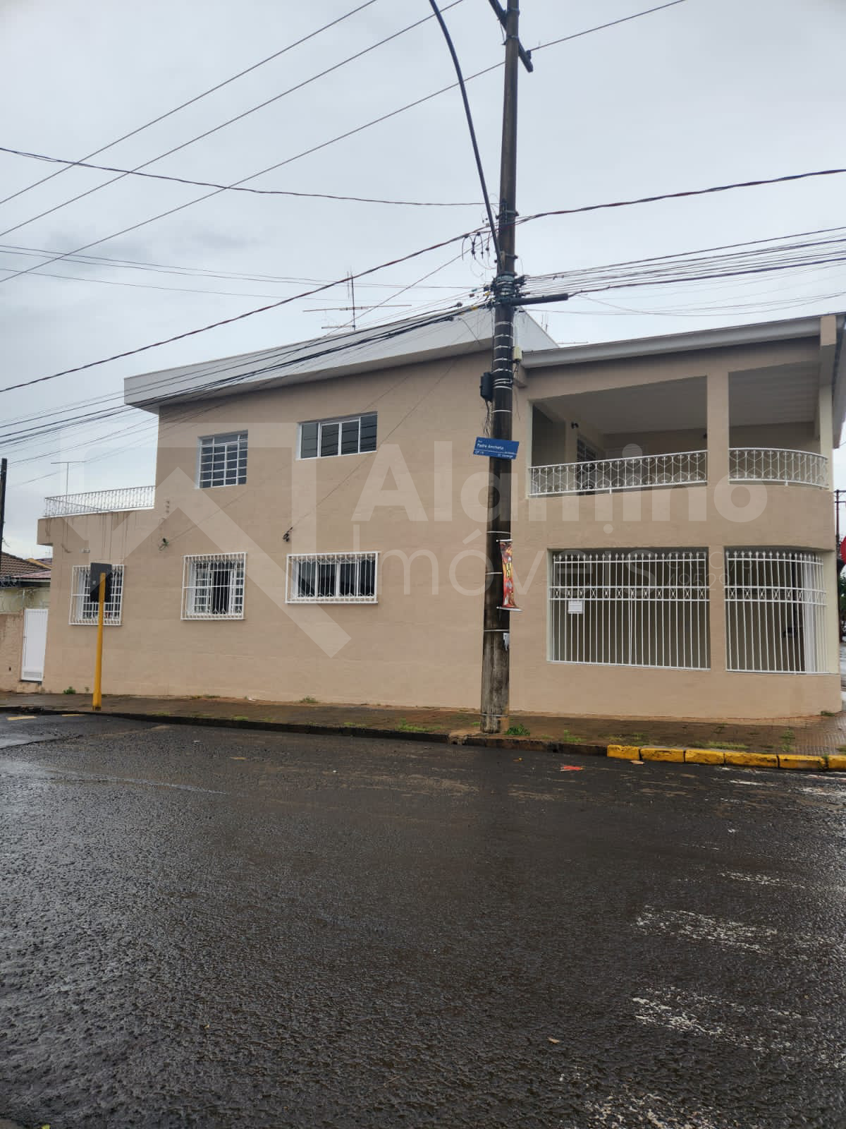 VILA CAMARGO - 2 RESID&Ecirc;NCIAS - 1 T&Eacute;RREA E 1 NO PRIMEIRO ANDAR  Bauru - 