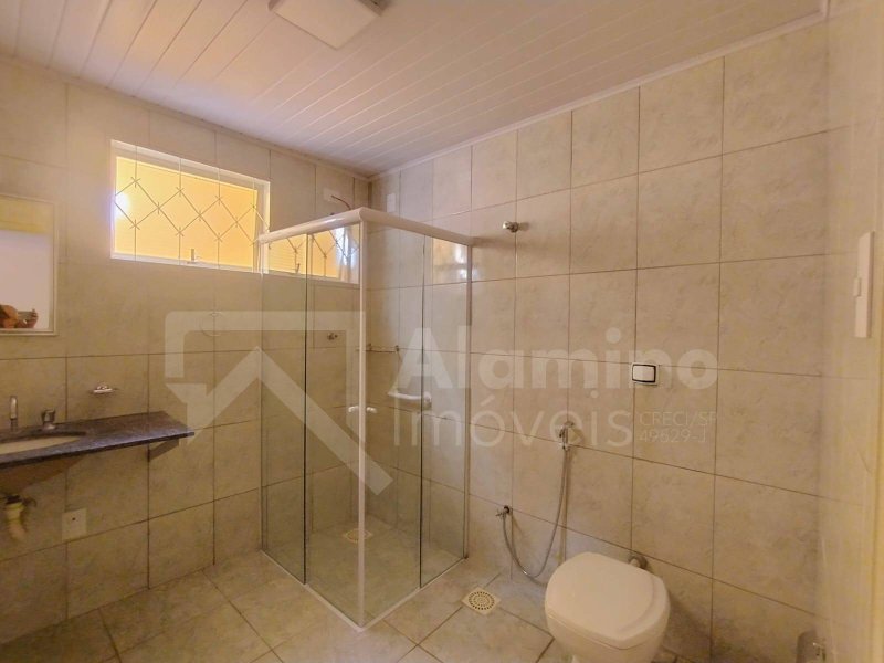 VILA CAMARGO - 2 RESIDÊNCIAS - 1 TÉRREA E 1 NO PRIMEIRO ANDAR - Bauru - 