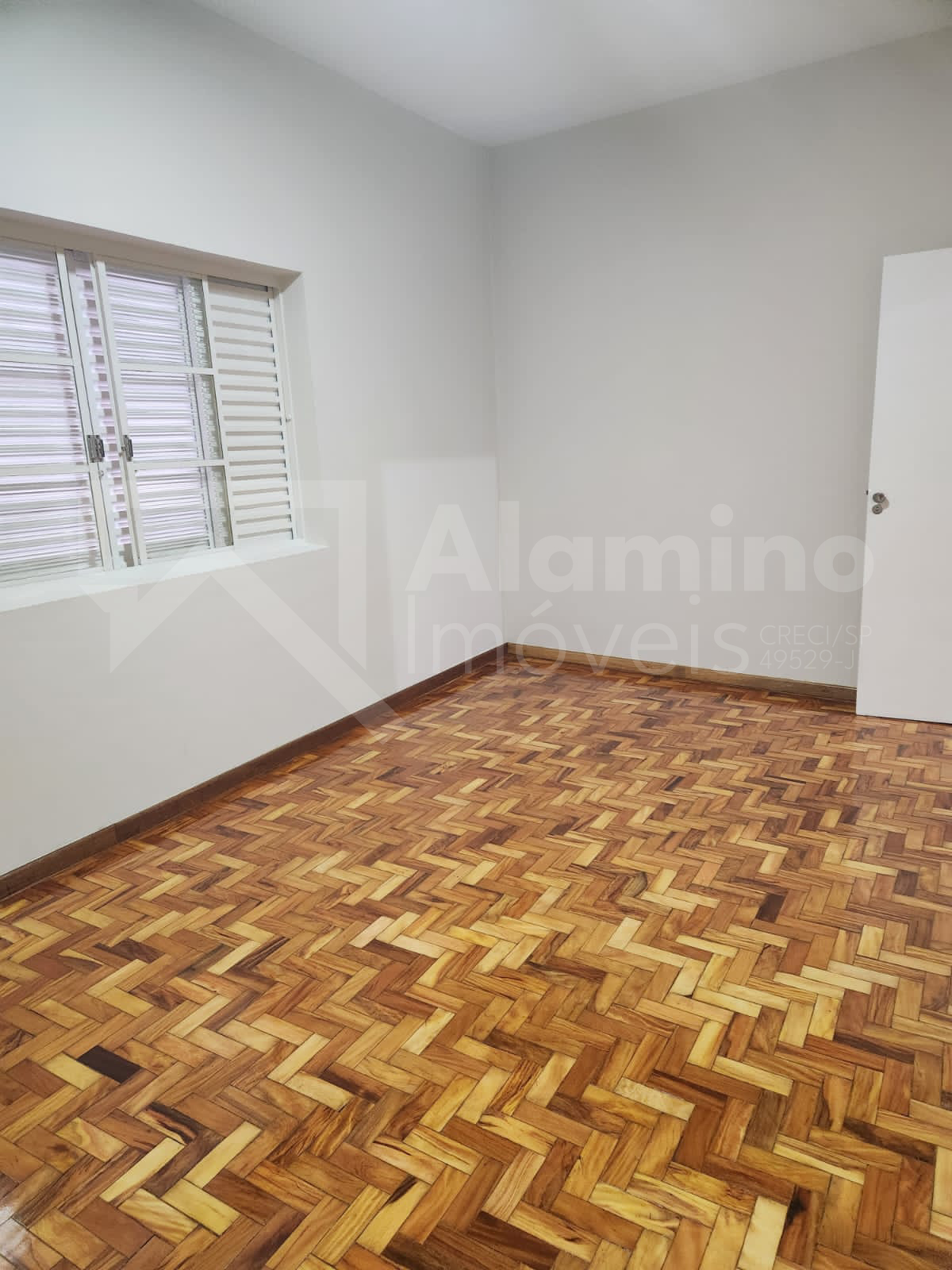 VILA CAMARGO - 2 RESID&Ecirc;NCIAS - 1 T&Eacute;RREA E 1 NO PRIMEIRO ANDAR  Bauru - 