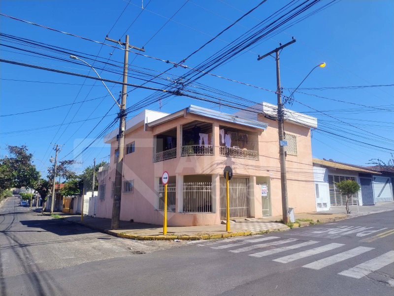 VILA CAMARGO - 2 RESIDÊNCIAS - 1 TÉRREA E 1 NO PRIMEIRO ANDAR - Bauru - 