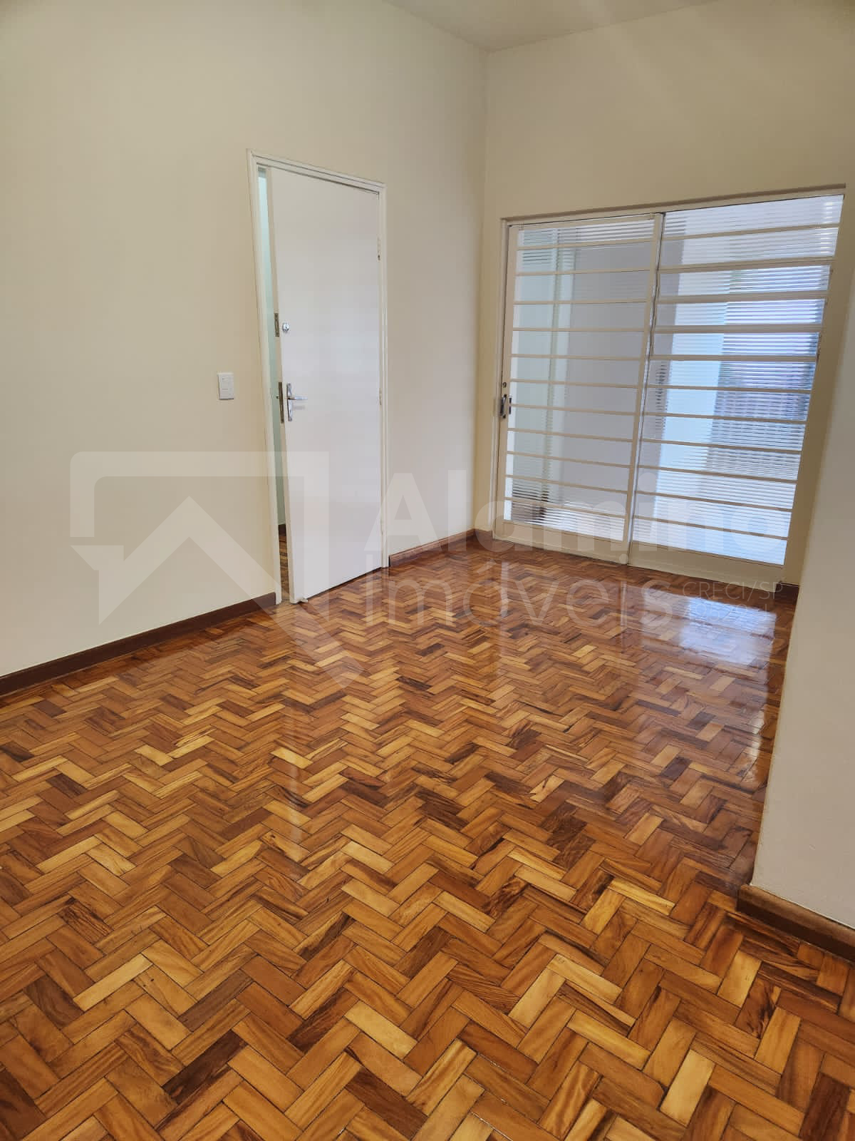 VILA CAMARGO - 2 RESID&Ecirc;NCIAS - 1 T&Eacute;RREA E 1 NO PRIMEIRO ANDAR  Bauru - 