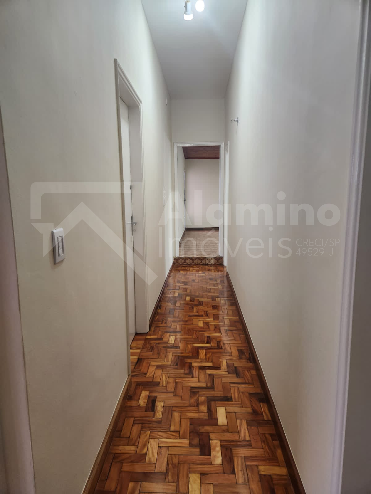 VILA CAMARGO - 2 RESID&Ecirc;NCIAS - 1 T&Eacute;RREA E 1 NO PRIMEIRO ANDAR  Bauru - 