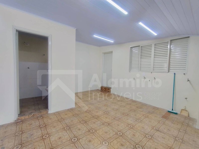 VILA CAMARGO - 2 RESIDÊNCIAS - 1 TÉRREA E 1 NO PRIMEIRO ANDAR - Bauru - 